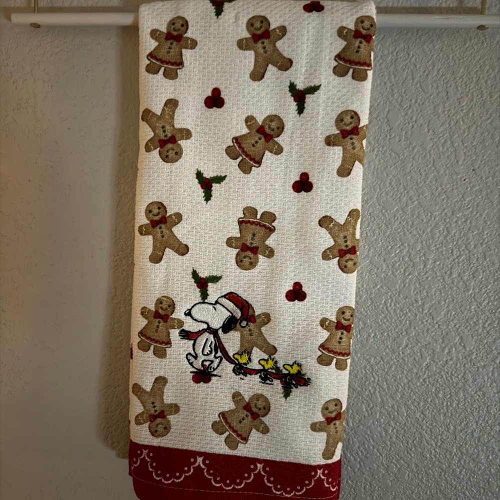 Festive Snoopy Kitchen Towel - White and Brown